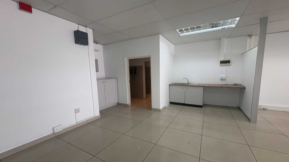 Shop to rent Newton Park