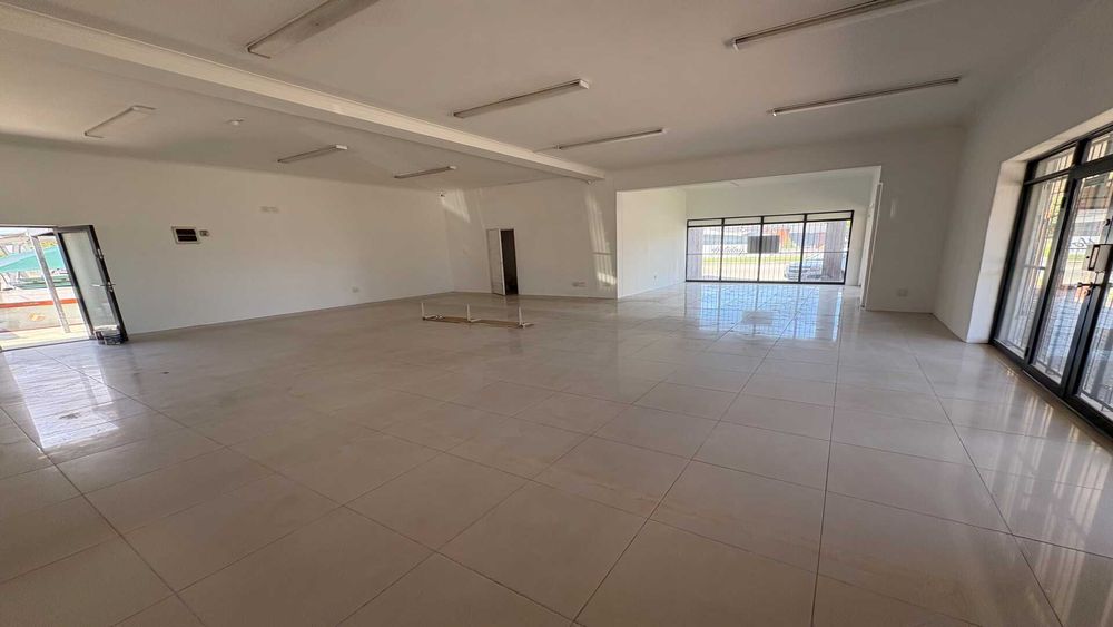 Retail shop to rent 6th Avenue