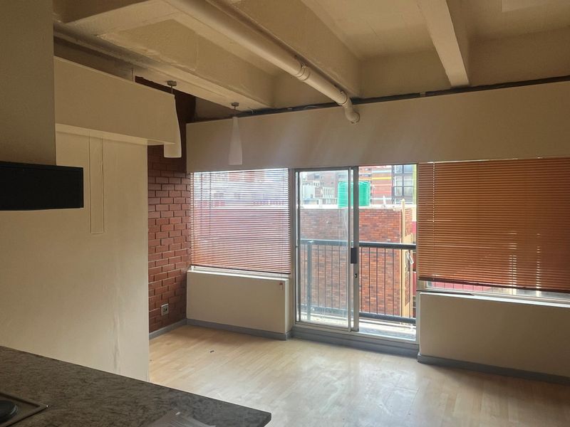 First Month Free! Stylish Units in Braamfontein?s The Liberty - Photo 2
