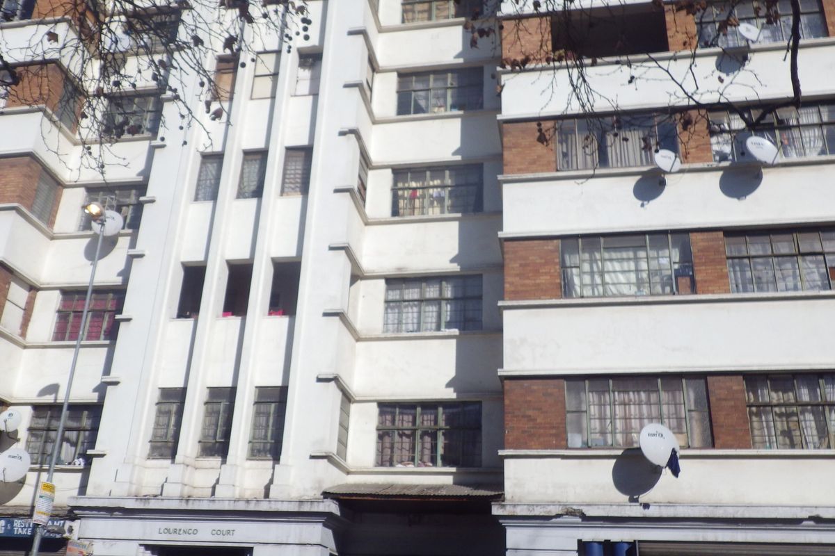 2 Bedroomed Flat in Lourenco Court - Photo 2