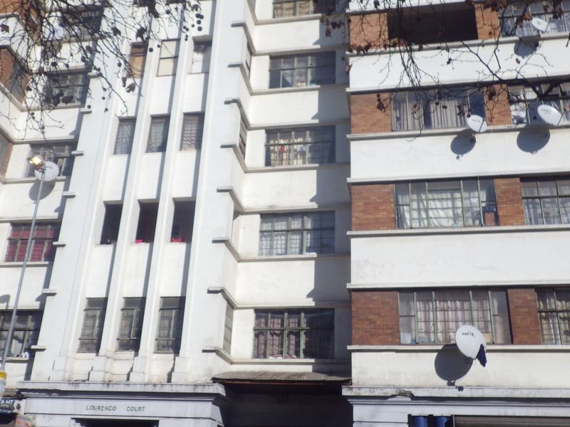 2 Bedroomed Flat in Lourenco Court - Photo 2