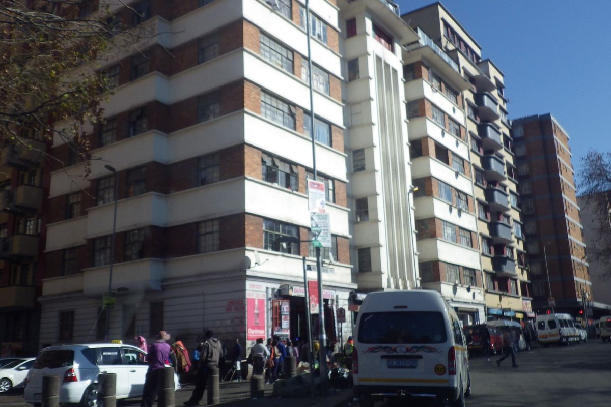 2 Bedroomed Flat in Lourenco Court - Photo 4