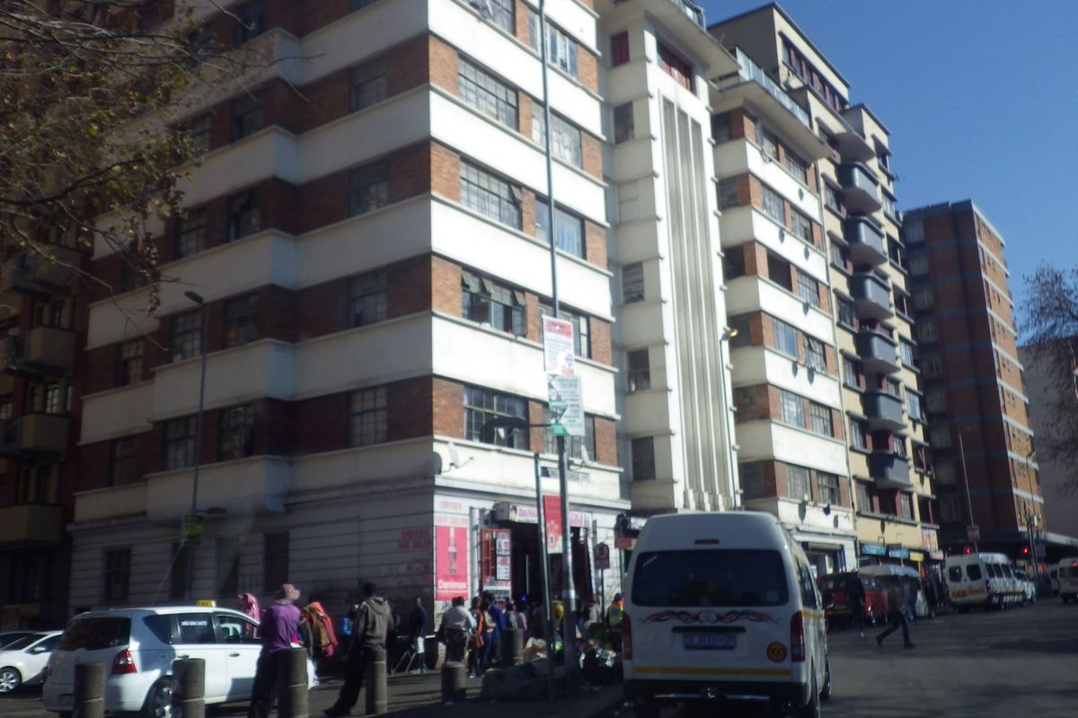 Commercial To Rent in Joubert Park - Photo 4