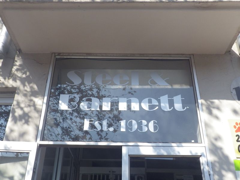 Room in Steel & Barnett Building here is a key to your happiness - Photo 10