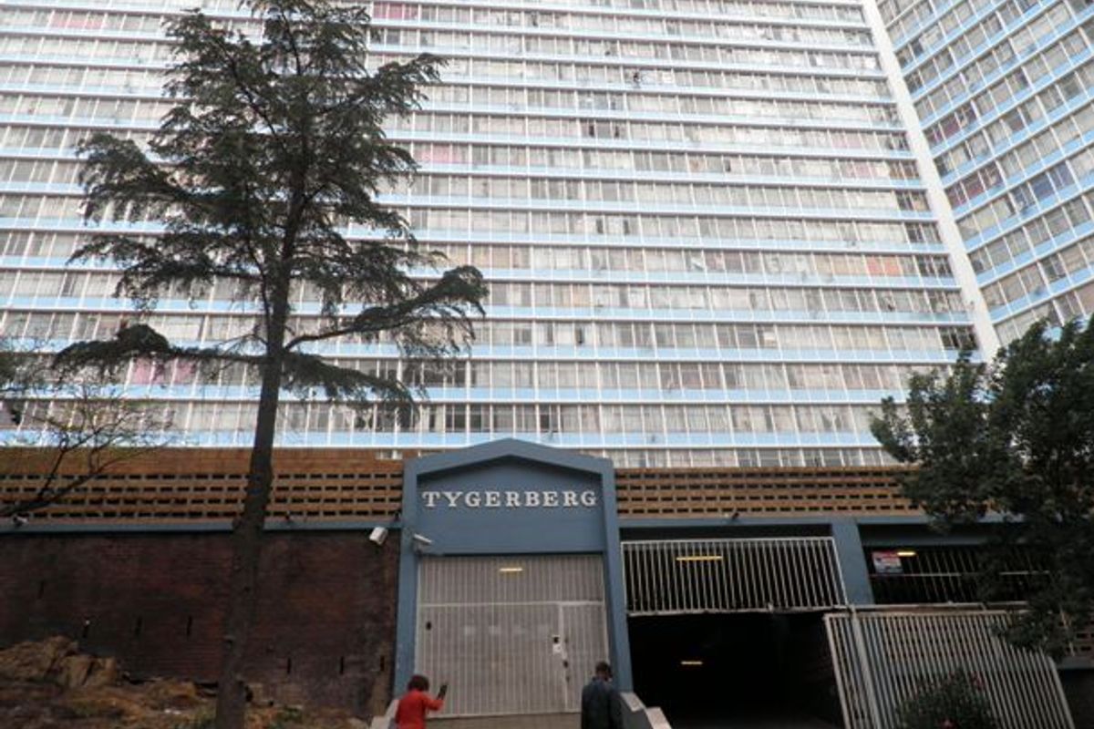 1 Bedroomed Flat in Churchill - Photo 2