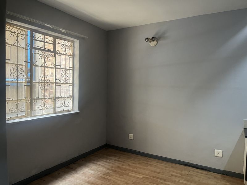  in TOWER HOUSE - Photo 4