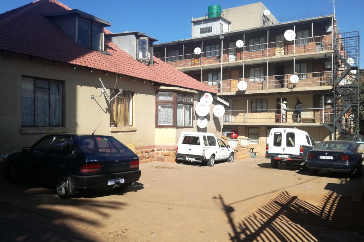 Well priced Bachelor flat in Yeoville! - Photo 4