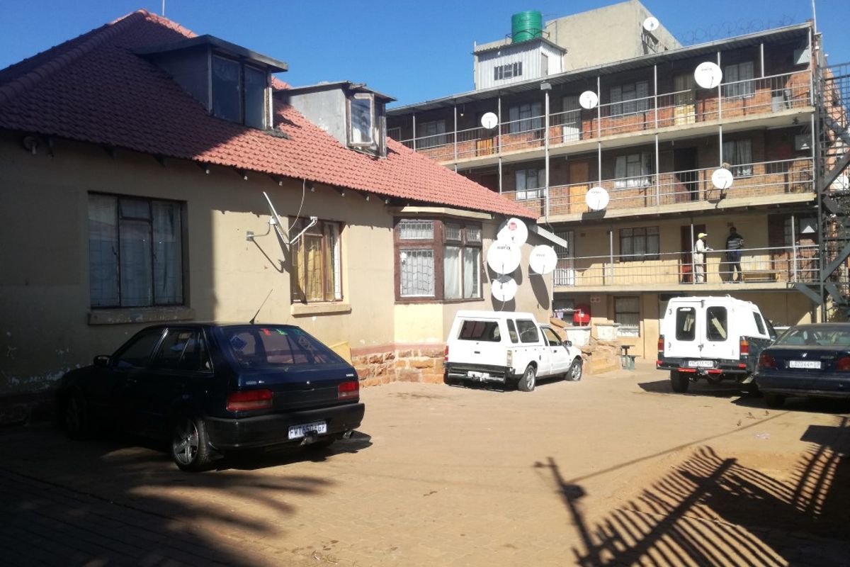 Well priced Bachelor flat in Yeoville! - Photo 5