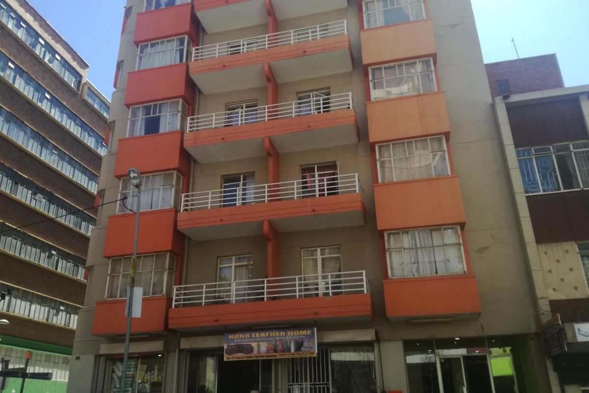 2 Bedroomed Flat in Pritchard Street,113 Pritchard Street. A place to hang your heart. - Photo 4