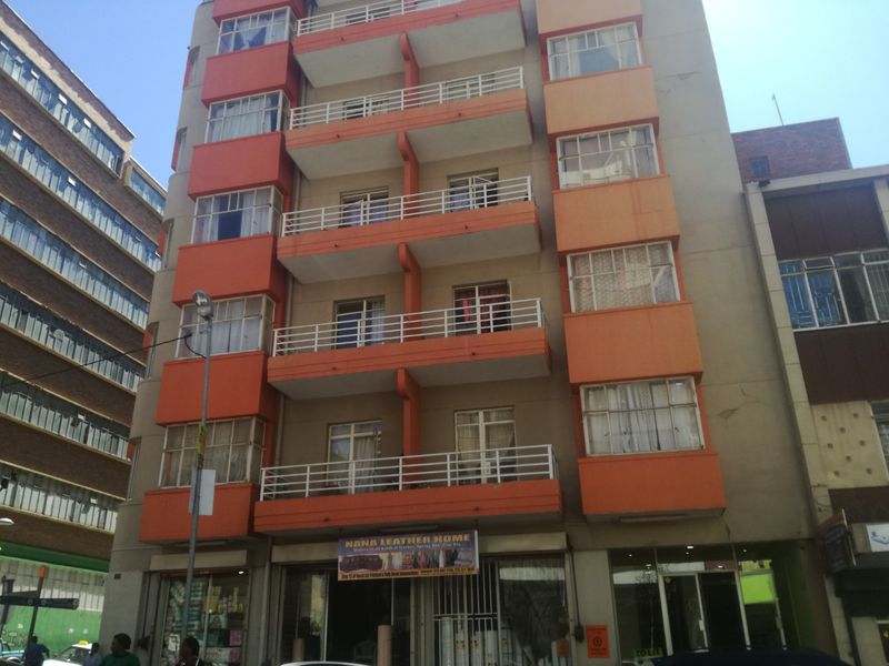 2 Bedroomed Flat in Pritchard Street,113 Pritchard Street. A place to hang your heart. - Photo 4