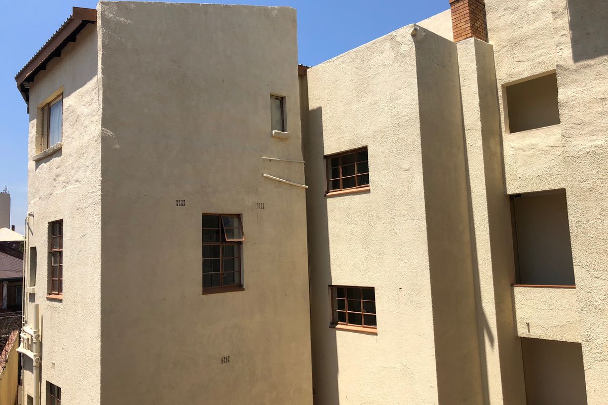 Bachelor Flat available in Karl Street Jeppestown. - Photo 4