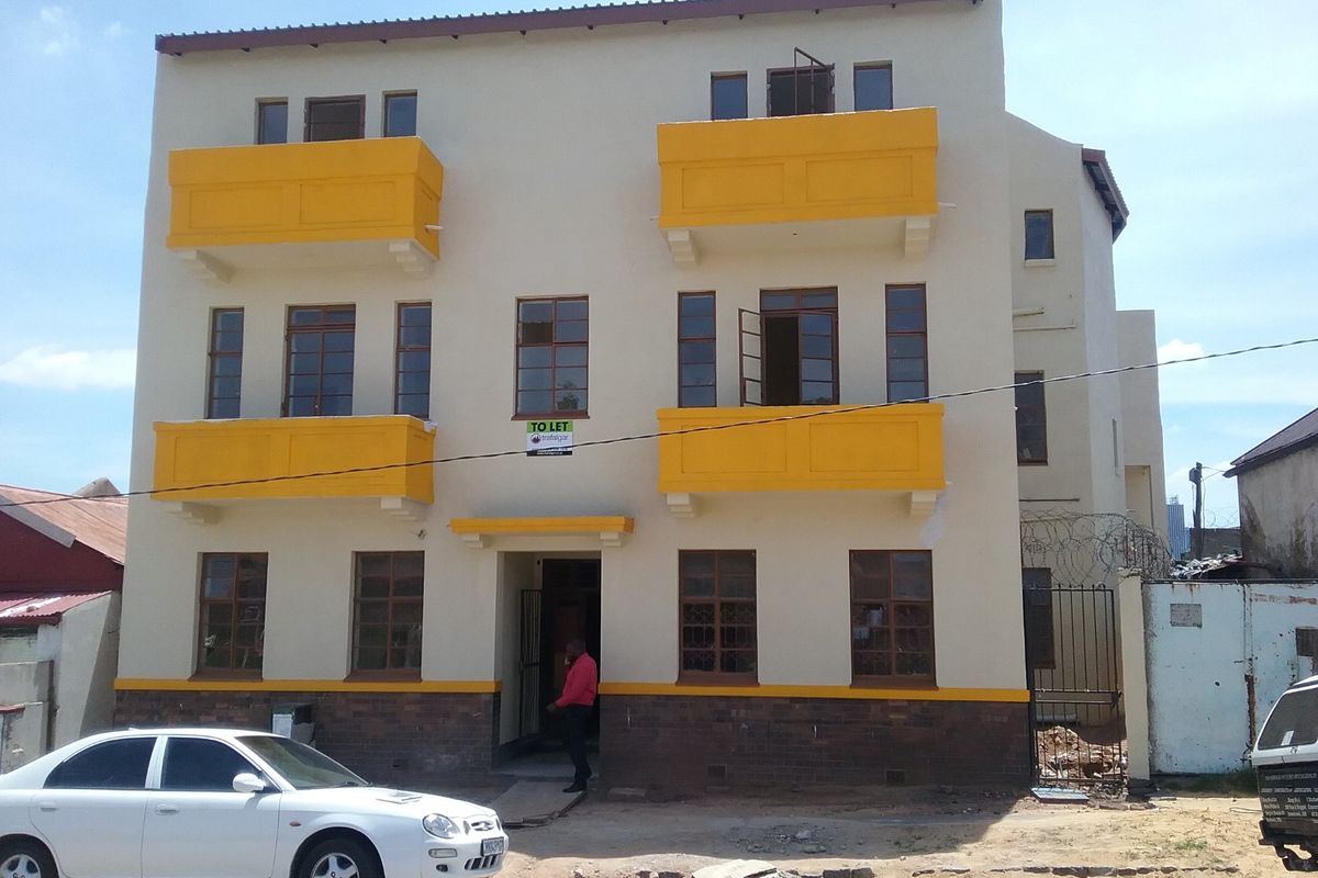 Bachelor Flat in Karl Street - Photo 2