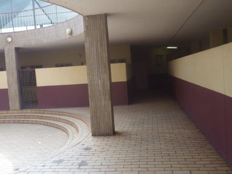 A BACHELOR UNIT IS AVAILABLE AT LINDRENE FLATS - Photo 10