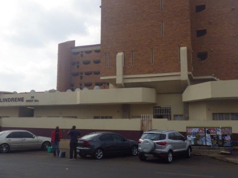 A BACHELOR UNIT IS AVAILABLE AT LINDRENE FLATS - Photo 9