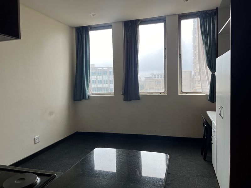 BACHELOR FLAT AVAILABLE IN COLLEGE HOUSE - Photo 5