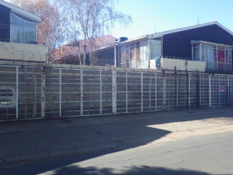 Spacious, comfortable 2 Bedroom unit in Highbury Gardens Bellevue Johannesburg - Photo 7