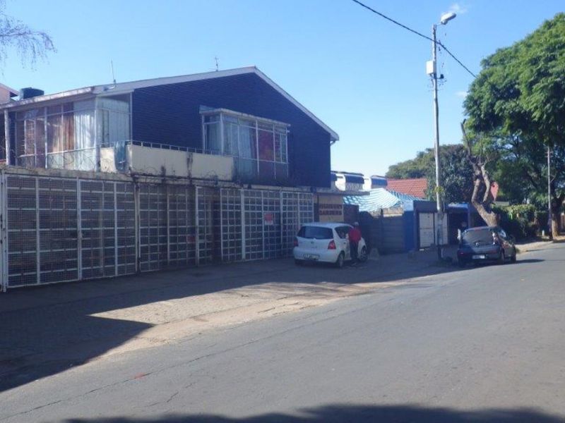 Spacious, comfortable 2 Bedroom unit in Highbury Gardens Bellevue Johannesburg - Photo 6