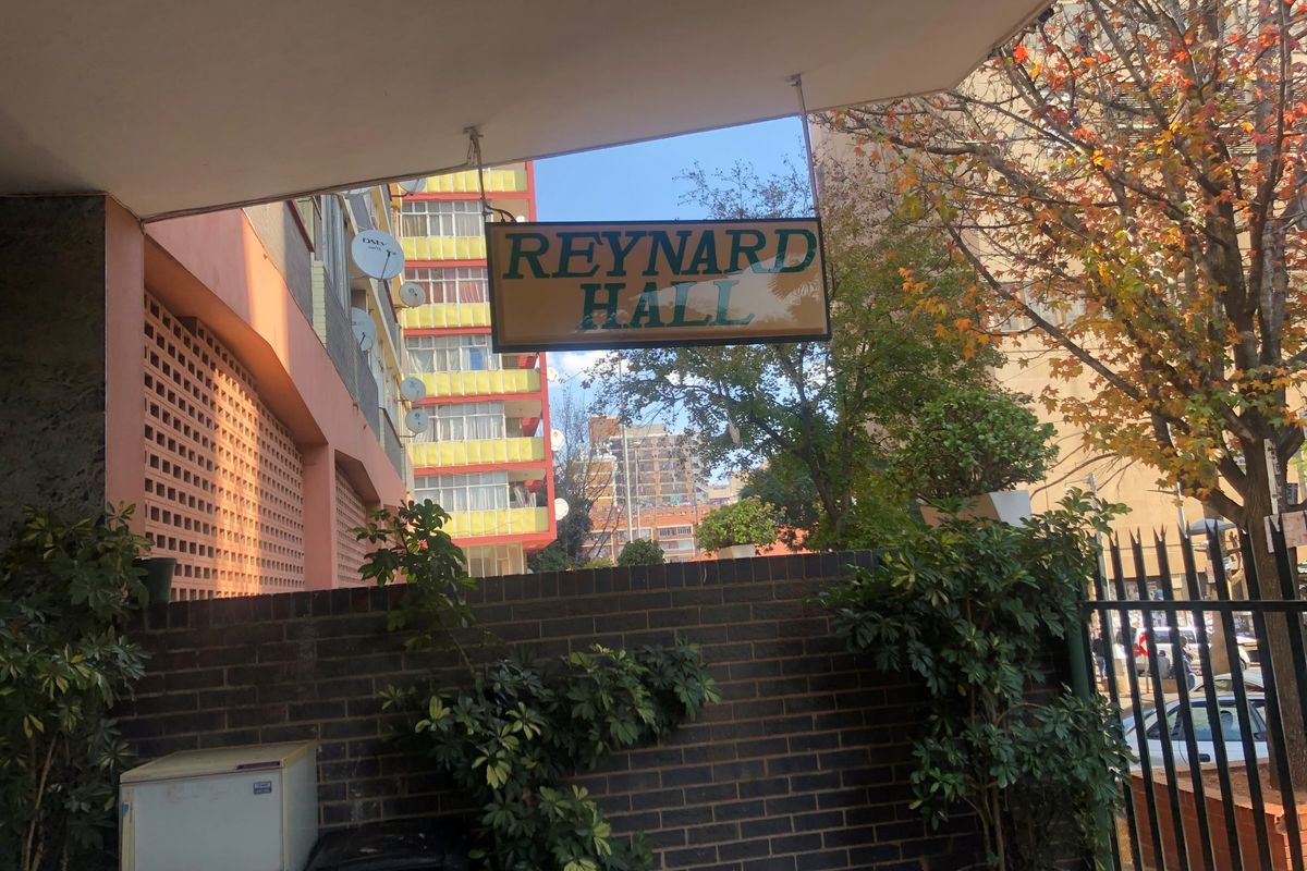 Bachelor Flat in Reynard Hall - Photo 2