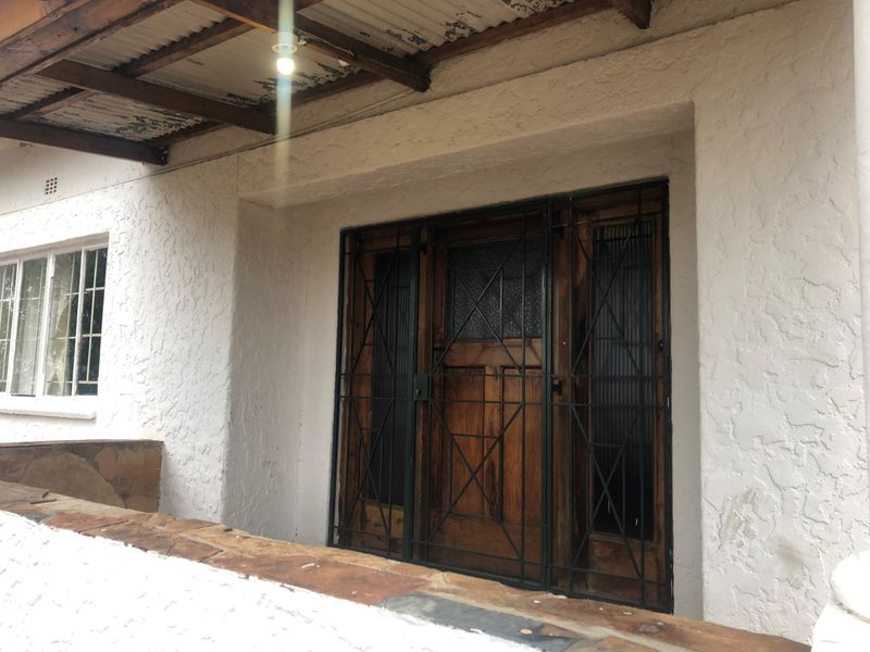 A Neat Room is available at at House NO 4 First Avenue - Photo 8