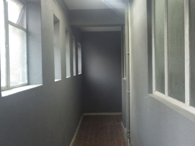 2Bedroomed Unit at Carrisbrook,Berea,Johannesburg. - Photo 8