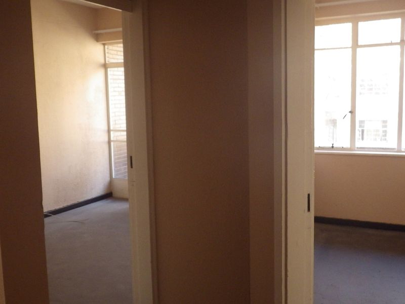 2Bedroomed Unit at Carrisbrook,Berea,Johannesburg. - Photo 6