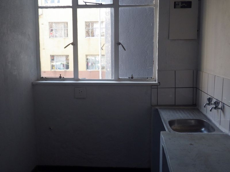 2Bedroomed Unit at Carrisbrook,Berea,Johannesburg. - Photo 2
