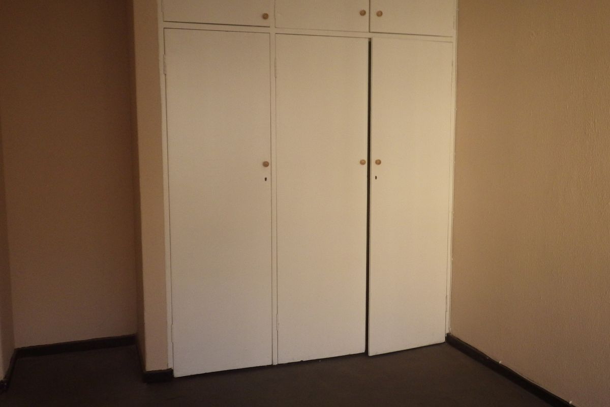 2Bedroomed Unit at Carrisbrook,Berea,Johannesburg. - Photo 3
