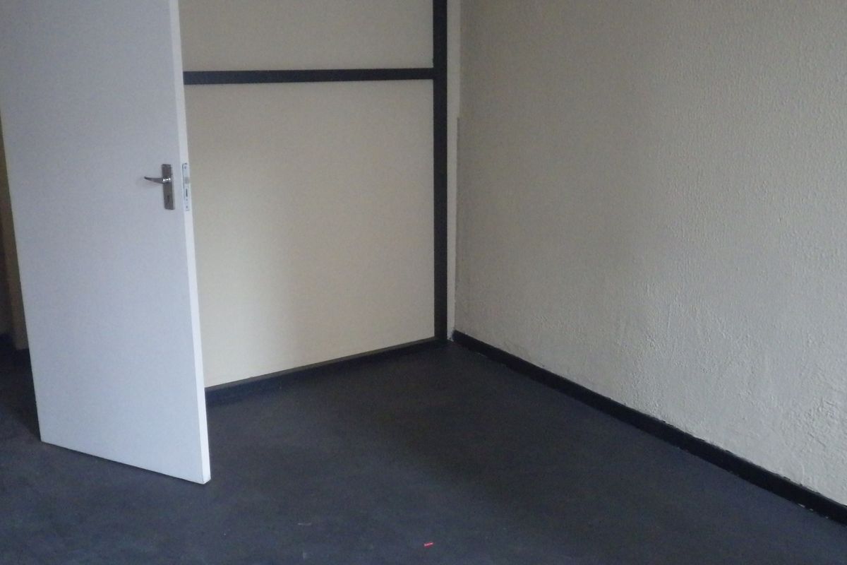 2Bedroomed Unit at Carrisbrook,Berea,Johannesburg. - Photo 4