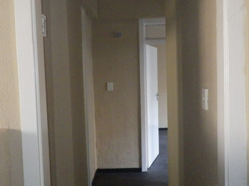 2Bedroomed Unit at Carrisbrook,Berea,Johannesburg. - Photo 5