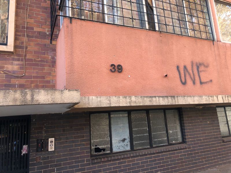 2 Bedroomed Flat in Beckenhill Court,Yeoville,Johannesburg. - Photo 7