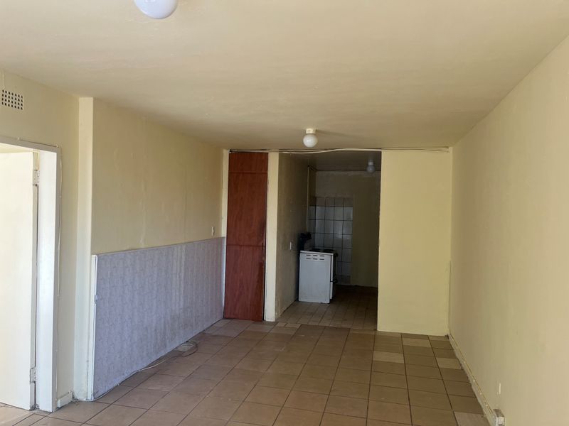 Spacious 1 bedroom unit available at Corbin Yeoville - Photo 6