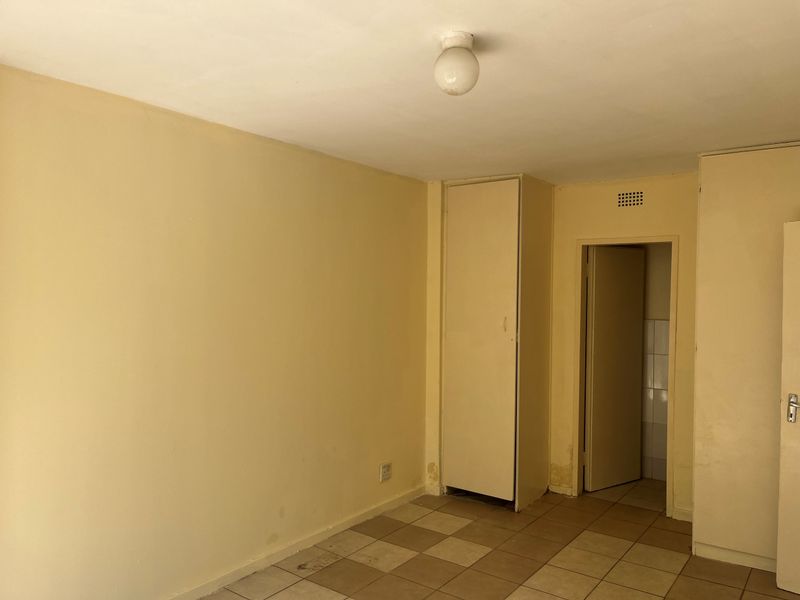 Spacious 1 bedroom unit available at Corbin Yeoville - Photo 5