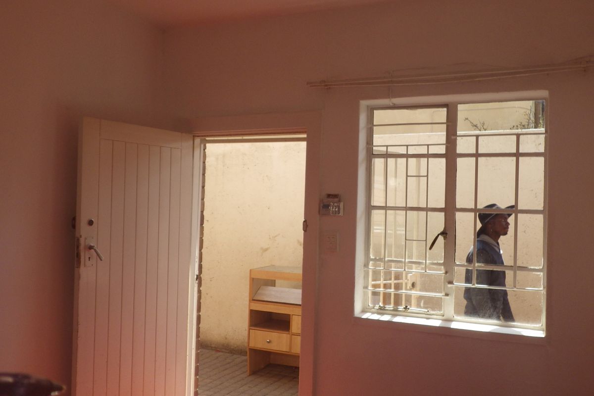 1 Bedroomed Flat in Clevedon Court - Photo 5