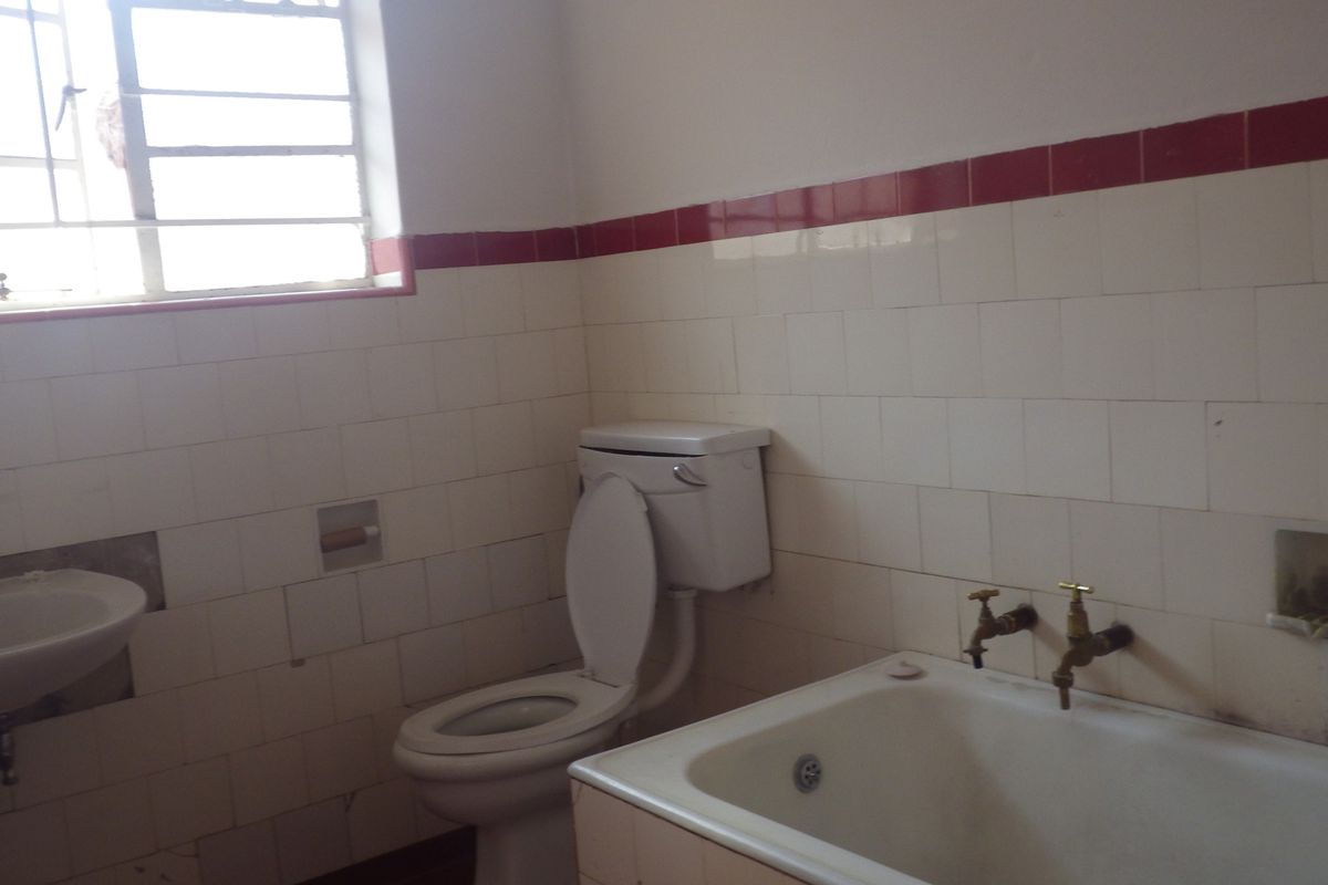 1 Bedroomed Flat in Clevedon Court - Photo 3