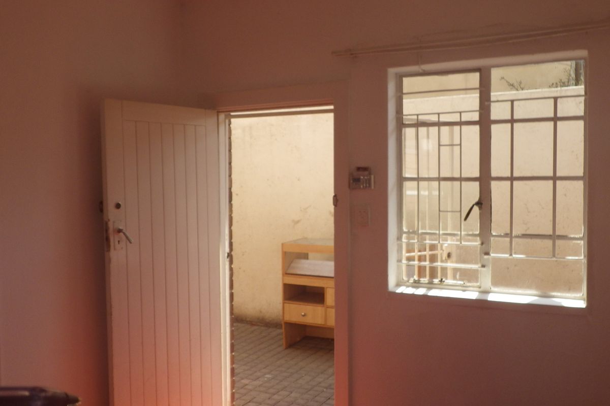 1 Bedroomed Flat in Clevedon Court - Photo 4