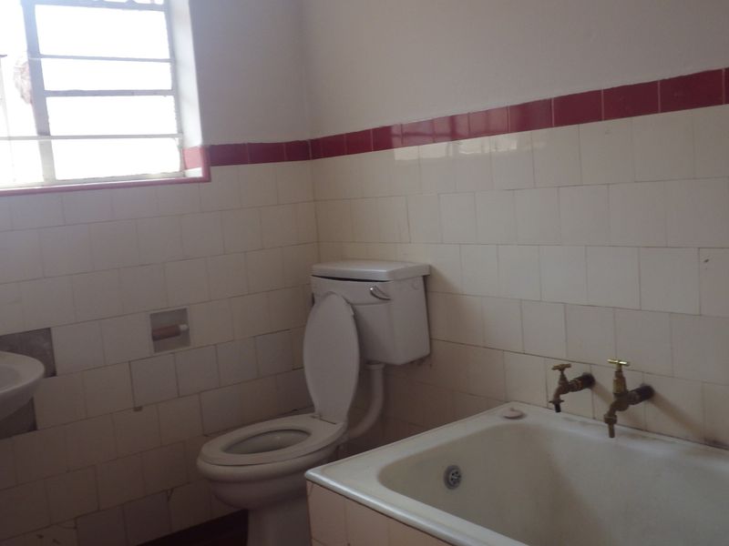 1 Bedroomed Flat in Clevedon Court - Photo 3