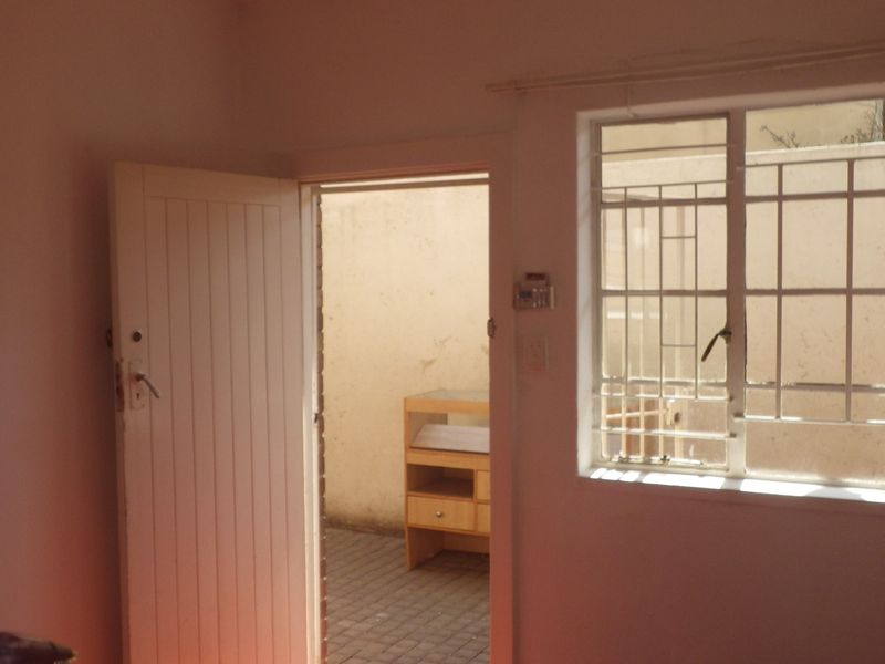 1 Bedroomed Flat in Clevedon Court - Photo 4