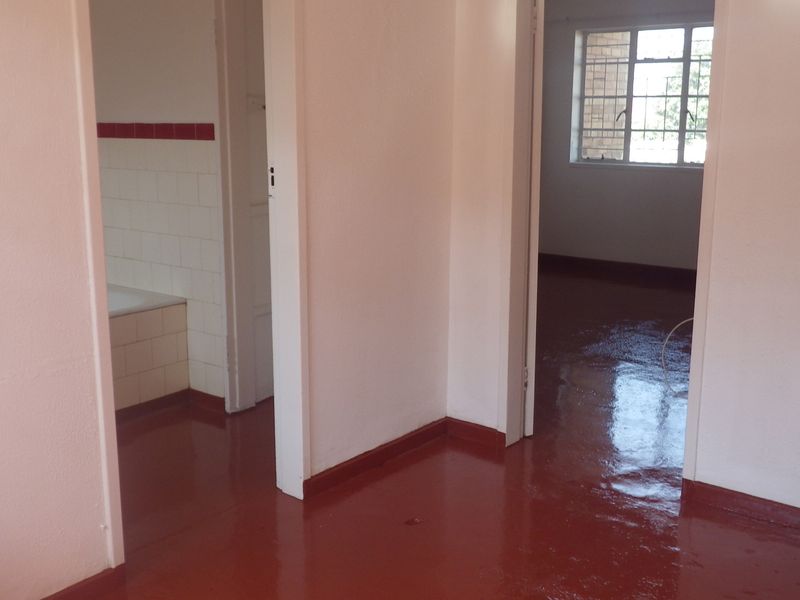 1 Bedroomed Flat in Clevedon Court - Photo 2