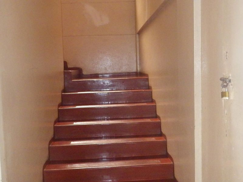  in Poliva Court, Yeoville. - Photo 6