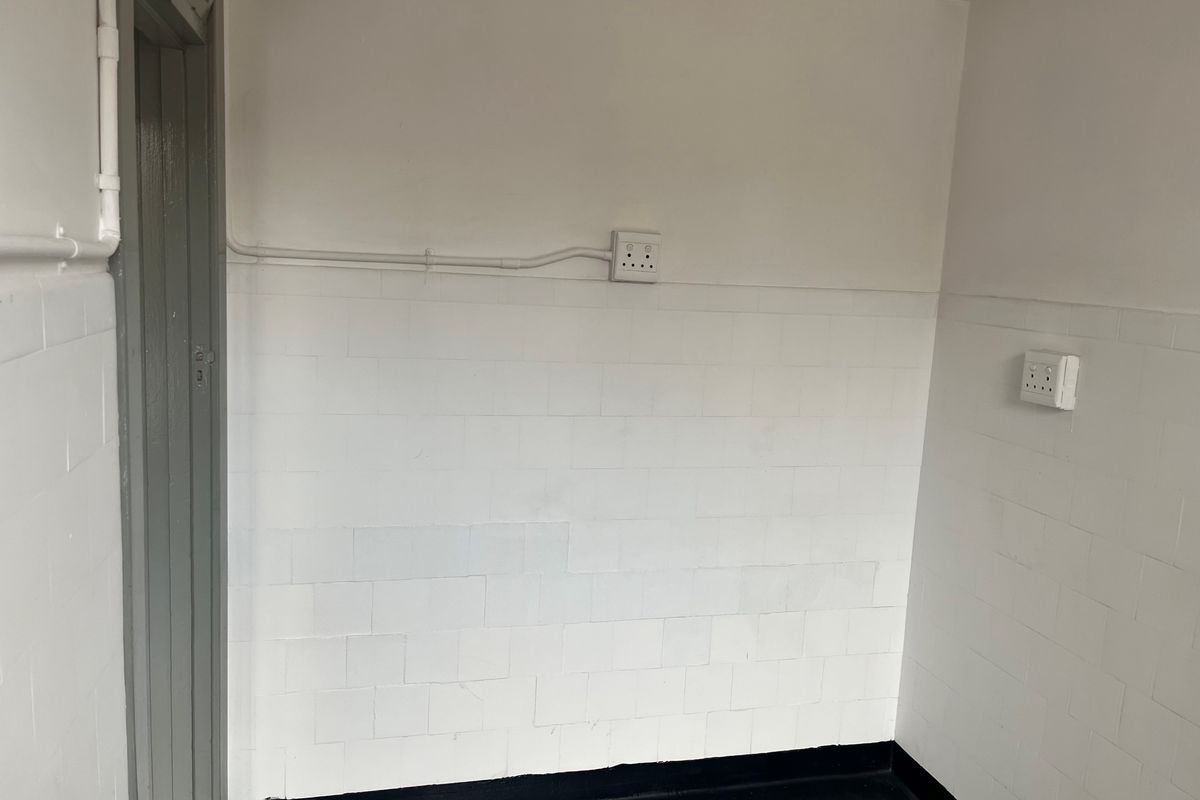 1Bedroom unit  in Tulbagh Mansions Pty Ltd - Photo 5