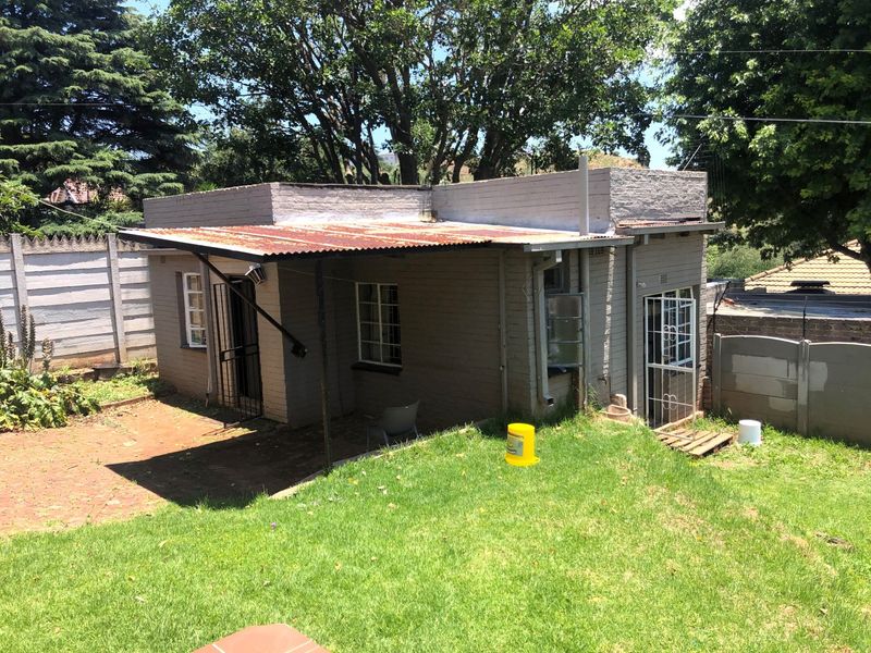  in HOUSE NO 89 SIXTH AVENUE - Photo 2