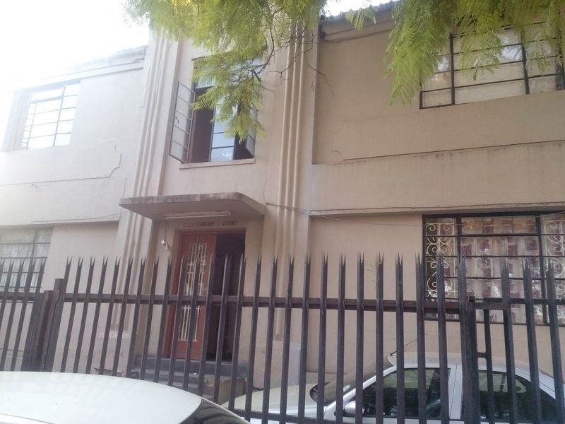 1.5 Bedroomed Flat in Cleatmore Court - Photo 2