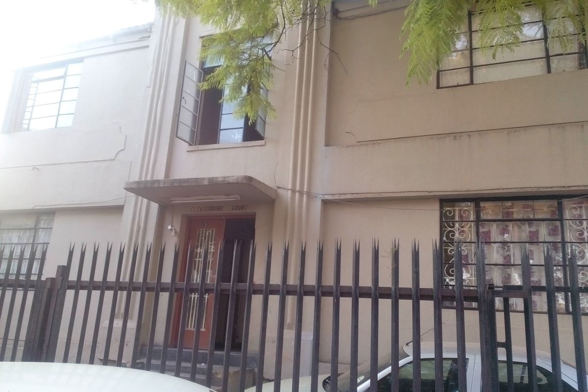 1.5 Bedroomed Flat in Cleatmore Court - Photo 2