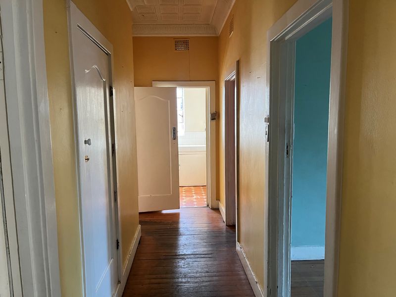 Spacious room available at 48 Dunottar street. - Photo 7