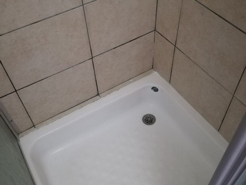 Affordable living in walking distance to UJ! - Photo 5