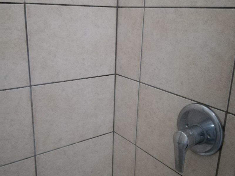 Affordable living in walking distance to UJ! - Photo 4