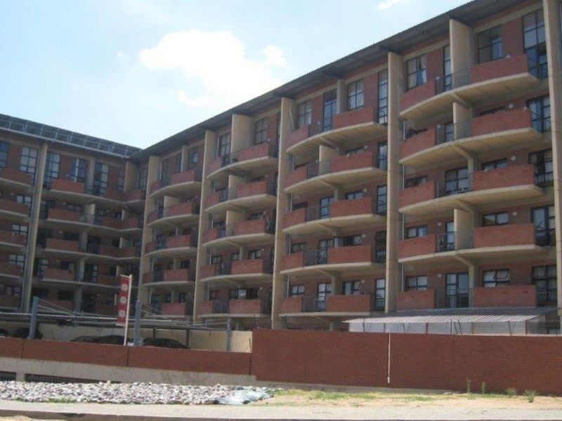 Affordable living in walking distance to UJ! - Photo 10
