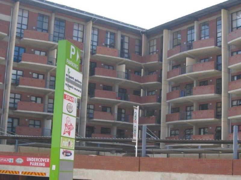 Affordable living in walking distance to UJ! - Photo 9