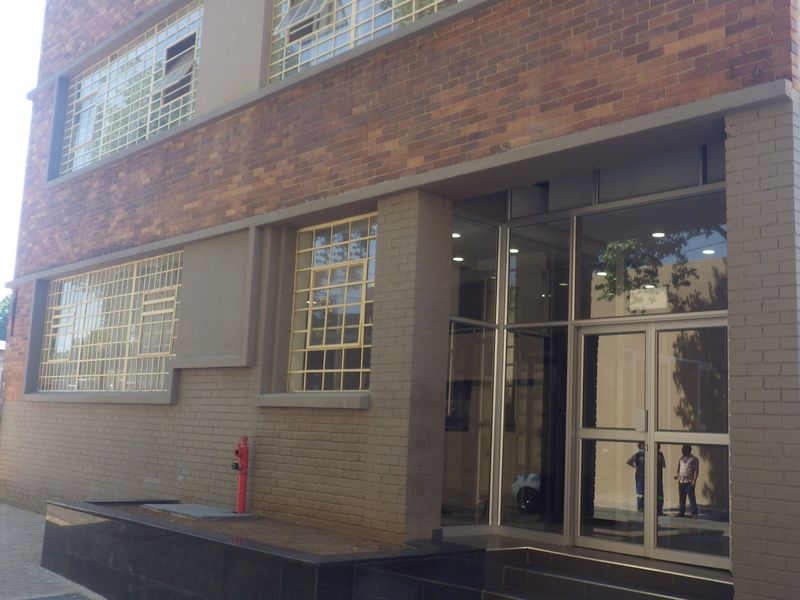  in 12 MORDAUNT STREET - Photo 2