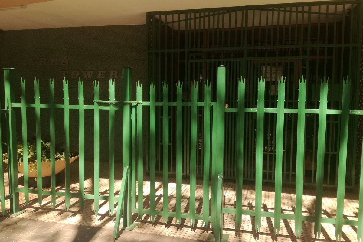 Spacious unit to rent in Berea Towers Johannesburg - Photo 2